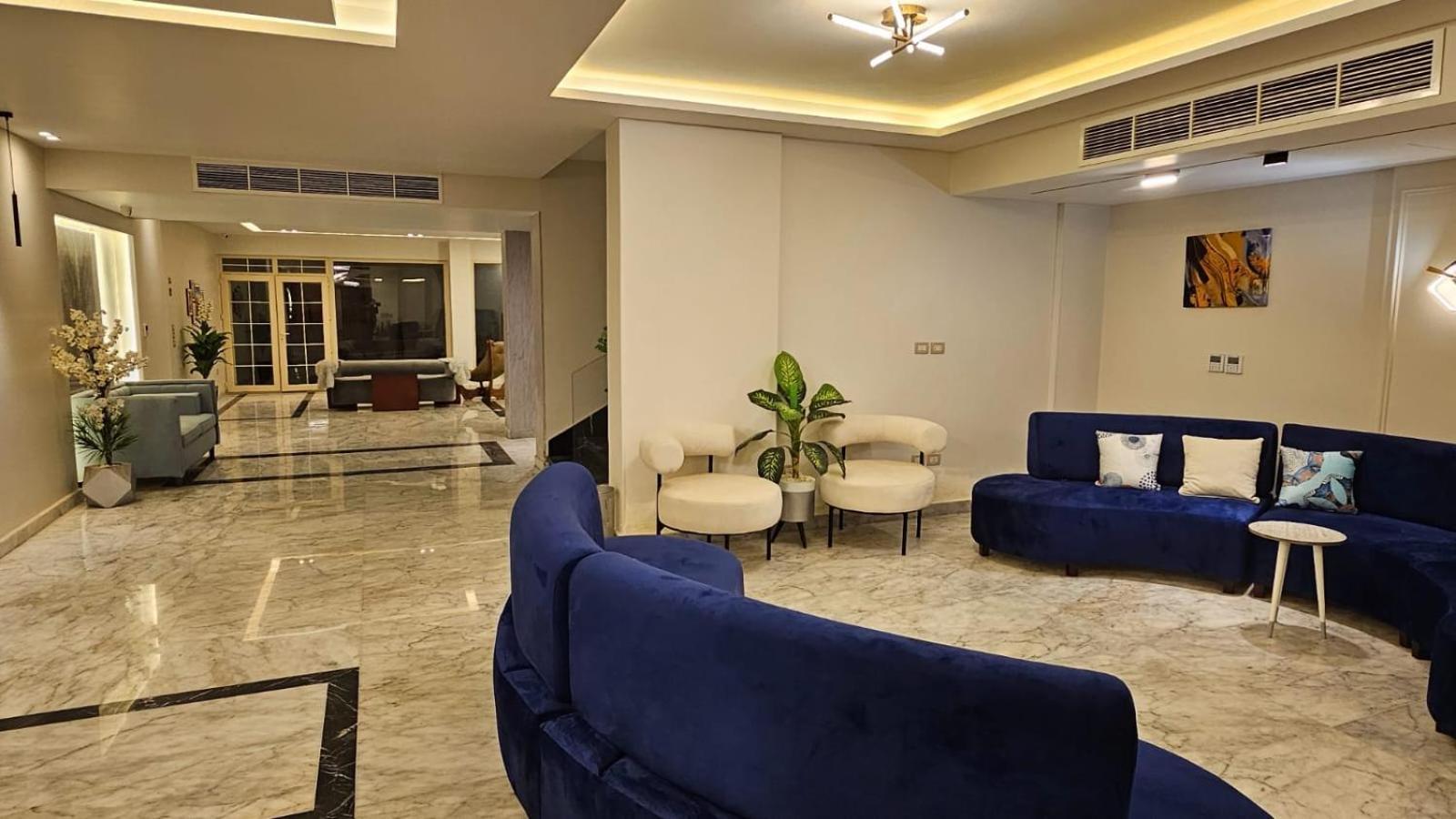 My 4* Sheikh Zayed City