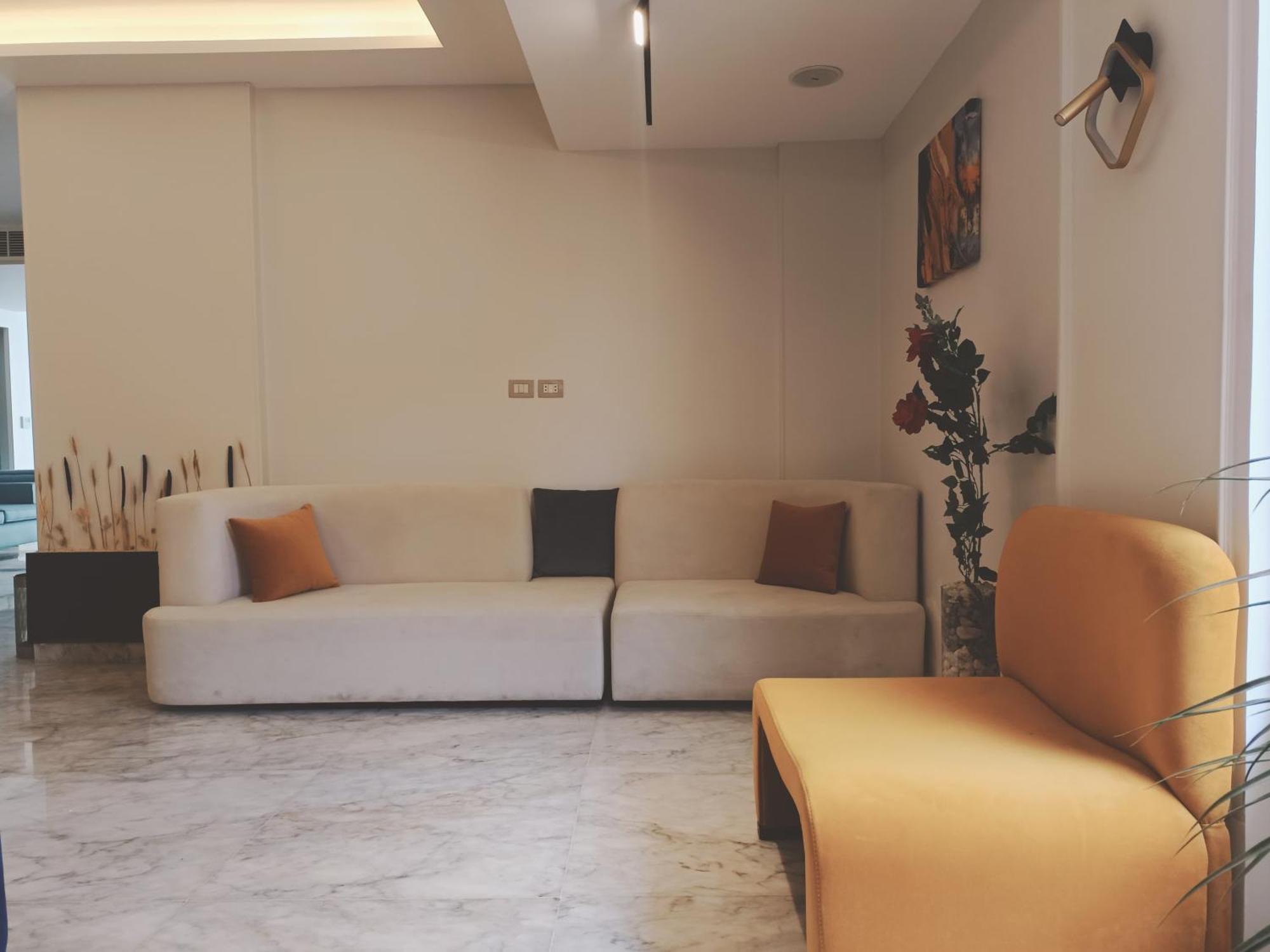 My 4* Sheikh Zayed City