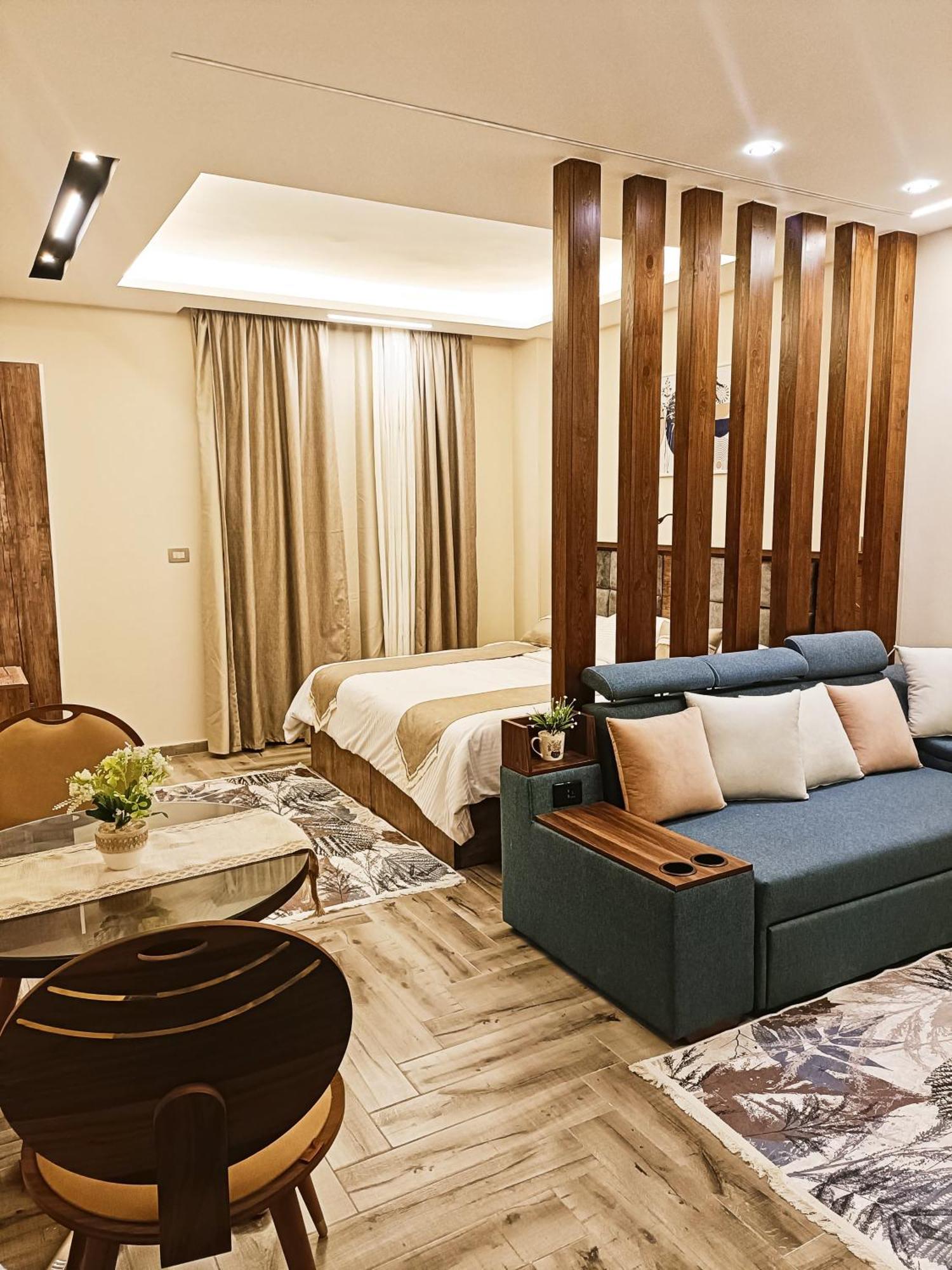 My 4* Sheikh Zayed City